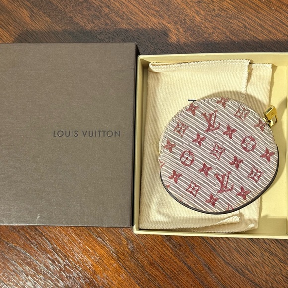 Louis Vuitton Monogram Mini Lin coin case in EUC - Picture 14 of 17